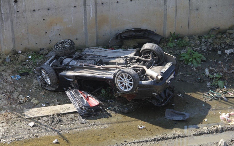 Aracını sanayiden aldı: Test sürüşünde dere yatağına uçtu! - Resim: 3