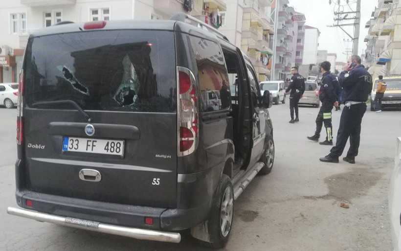 Samsun'da duruşma sonrası karşılaşan taraflar birbirine girdi: 8 yaralı - Resim: 1