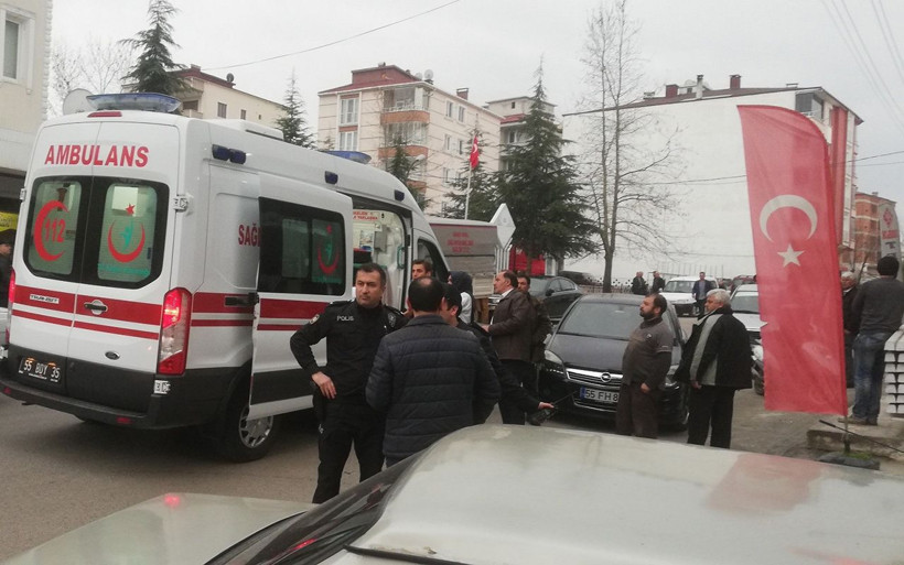 Samsun'da duruşma sonrası karşılaşan taraflar birbirine girdi: 8 yaralı - Resim: 4