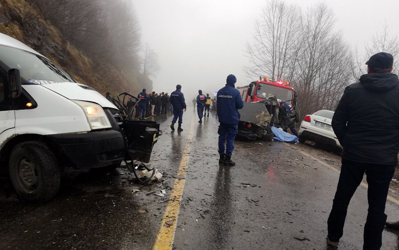 Ordu'da öğrenci servisi otomobille çarpıştı: 2 ölü, 4 yaralı - Resim: 3