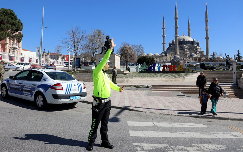 Trafik polisleri yeni kıyafetleriyle sahada - Resim: 3