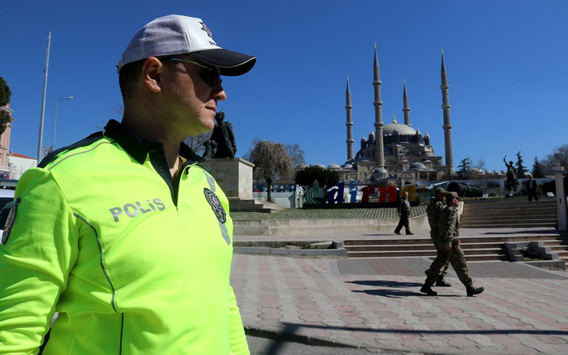 Trafik polisleri yeni kıyafetleriyle sahada - Resim: 4
