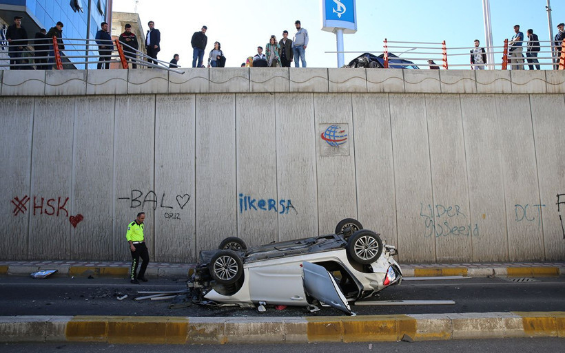 Diyarbakır'da korkunç kaza: Çok sayıda yaralı var! - Resim: 1