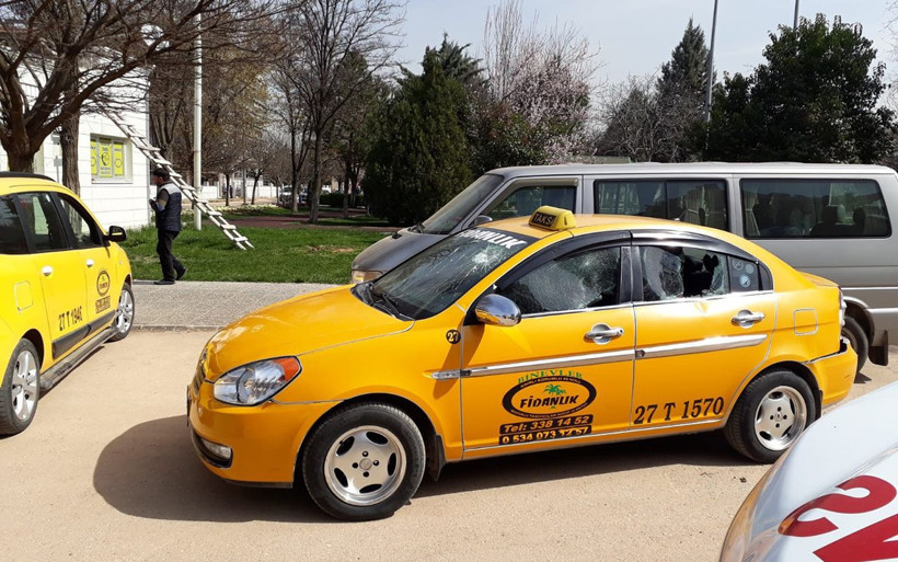 Gaziantep'te taksicilerin yolcu kavgası kanlı bitti: 2 yaralı - Resim: 3