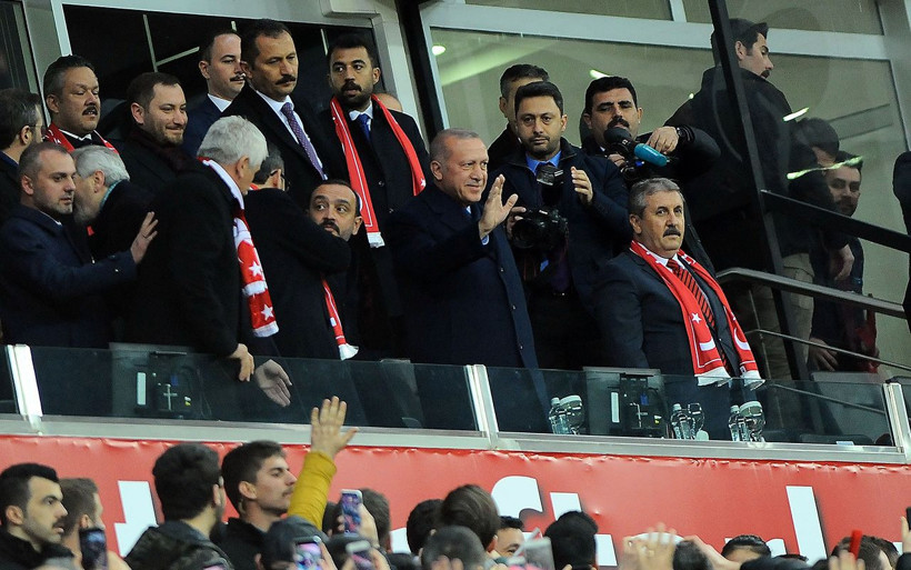 Cumhurbaşkanı Erdoğan Türkiye-Moldova maçında - Resim: 1