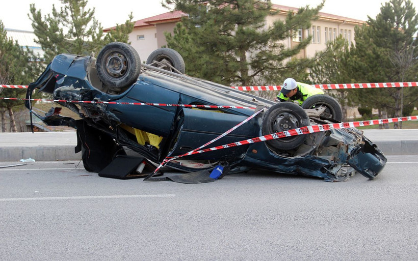 Sivas'ta üniversite kampüsü içerisinde yarış faciası: 1 ölü 3 yaralı - Resim: 1