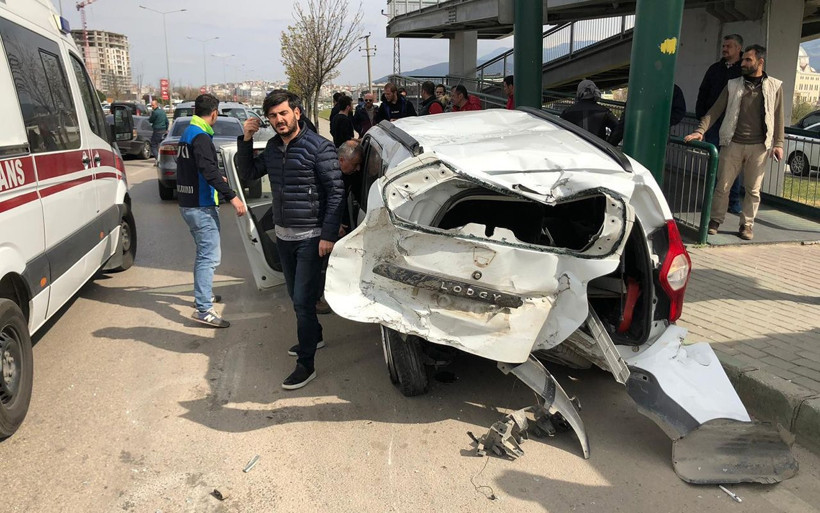 Bursa'da makas faciası: 3 yaralı - Resim: 4