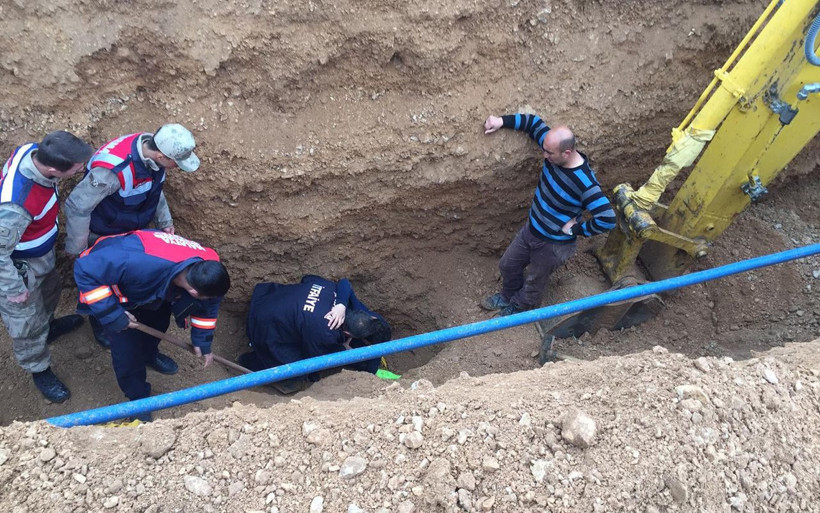 Malatya'da göçük altında kalan işçi kurtarıldı - Resim: 2