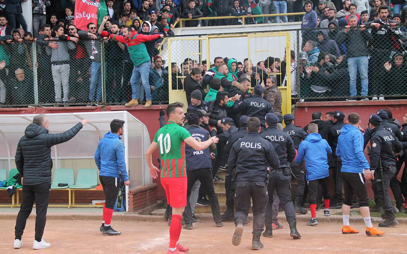 Yalova'da şampiyonluk maçında 7 kırmızı kart, 5 gözaltı - Resim: 3