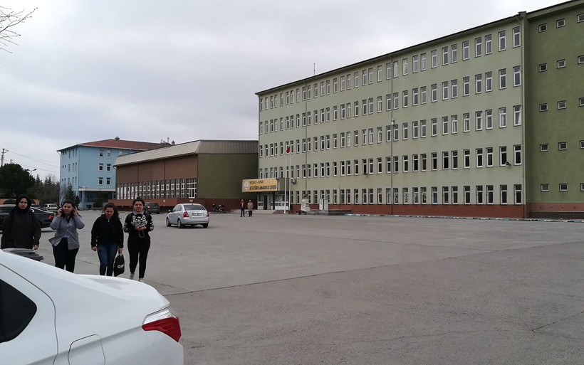 Kocaeli'de bir öğrenci, müdür yardımcısını bıçaklayarak öldürdü - Resim: 2