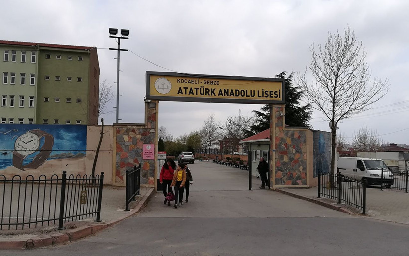 Kocaeli'de bir öğrenci, müdür yardımcısını bıçaklayarak öldürdü - Resim: 3