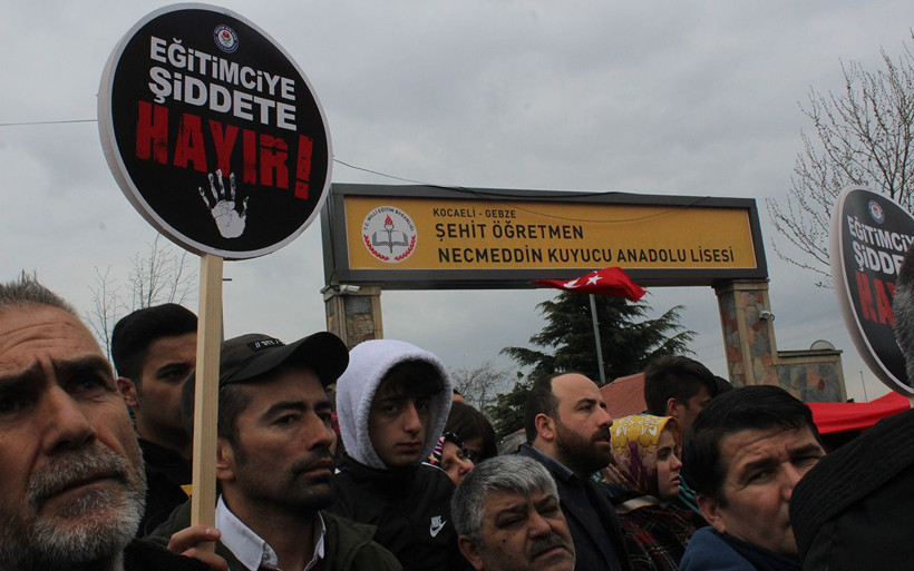 Kocaeli'de öğrencisi tarafından öldürülen müdür yardımcısı için on binlerce kişi yürüdü - Resim: 4
