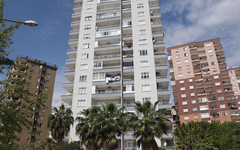 6 yaşındaki kızı buldu kadın öğretmen evinde öldürülmüş halde bulundu - Resim: 2