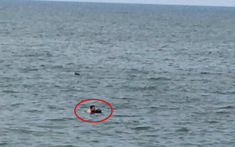 Ordu'da denize atlayan kadını, güvenlik görevlisi ve astsubay kurtardı - Resim: 1