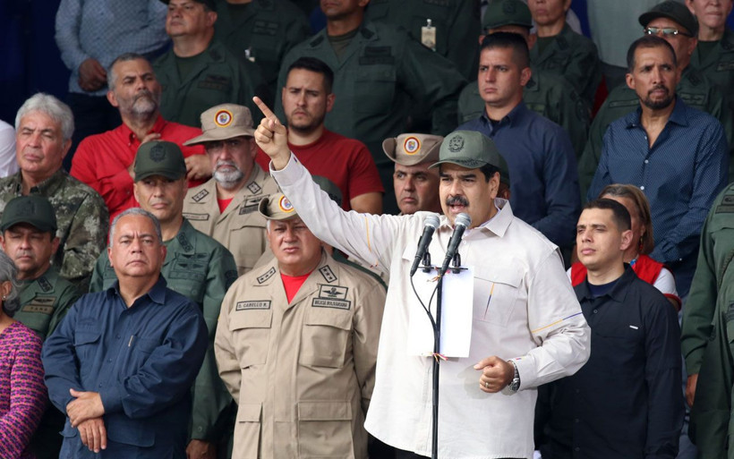 Venezuela'da Nicolas Maduro'dan gövde gösterisi 2 milyon milis toplandı - Resim: 2