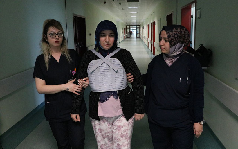 Kalbinden 6 santimetre çapında kitle çıkarıldı - Resim: 4