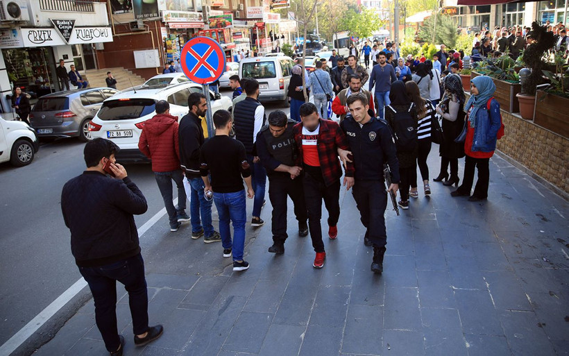 Batman'da bir kişi eşini silahla rehin aldı - Resim: 2