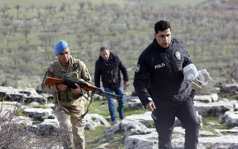 Siirt’te kayalıklardan düşen kadın hayatını kaybetti - Resim: 4