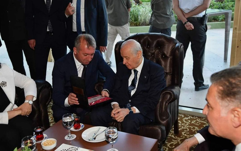 MHP lideri Bahçeli'ye çok özel hediye - Resim: 3