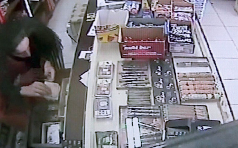 Antalya'da marketteki hırsızlık böyle görüntülendi - Resim: 2