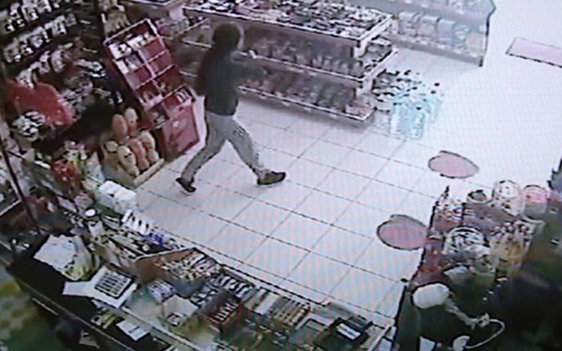 Antalya'da marketteki hırsızlık böyle görüntülendi - Resim: 4