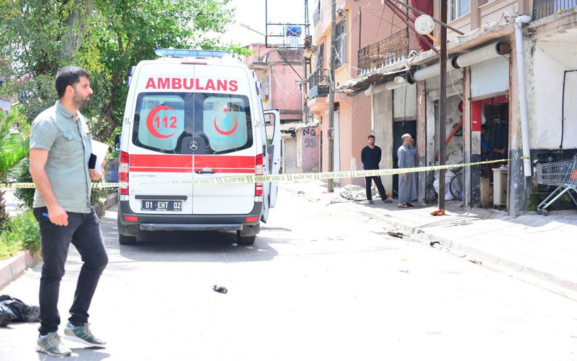 Adana'da pompalı tüfekli ters yön kavgası 4 yaralı - Resim: 2
