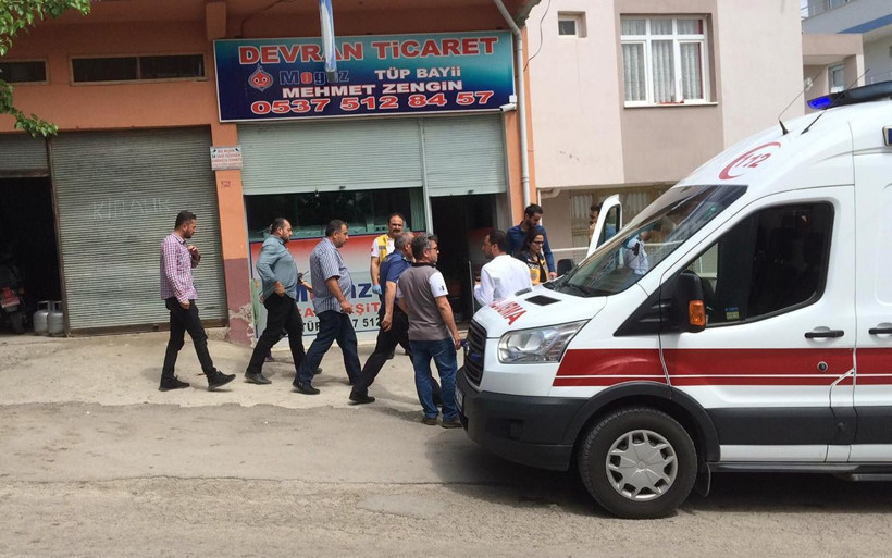 Osmaniye'de bir kişi boşanmak isteyen eşini baltayla öldürdü - Resim: 2