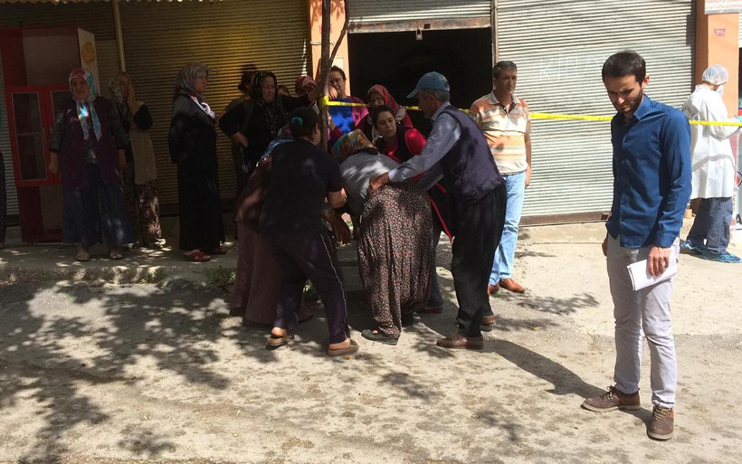 Osmaniye'de bir kişi boşanmak isteyen eşini baltayla öldürdü - Resim: 3