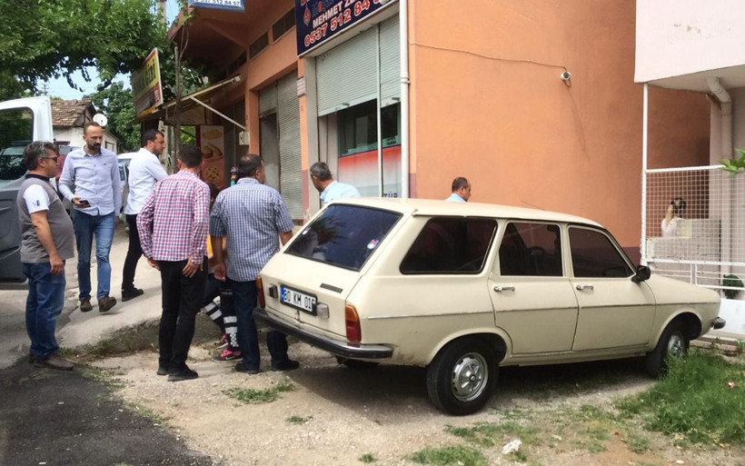 Osmaniye'de bir kişi boşanmak isteyen eşini baltayla öldürdü - Resim: 4
