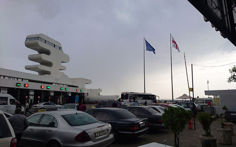 Gürcistan'a eski kimlikle gidilemeyecek - Resim: 1