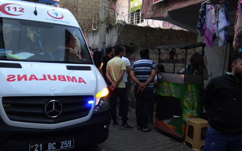 Diyarbakır'da kadınların yardım kolisi kavgası - Resim: 1