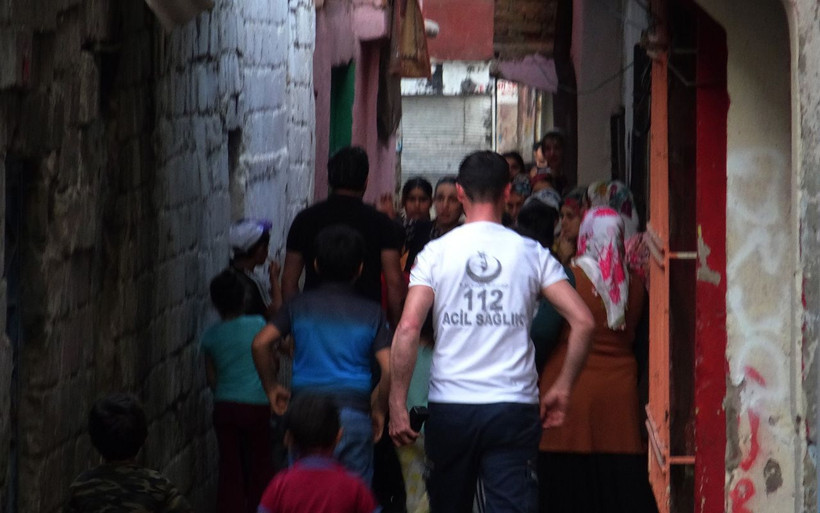 Diyarbakır'da kadınların yardım kolisi kavgası - Resim: 2