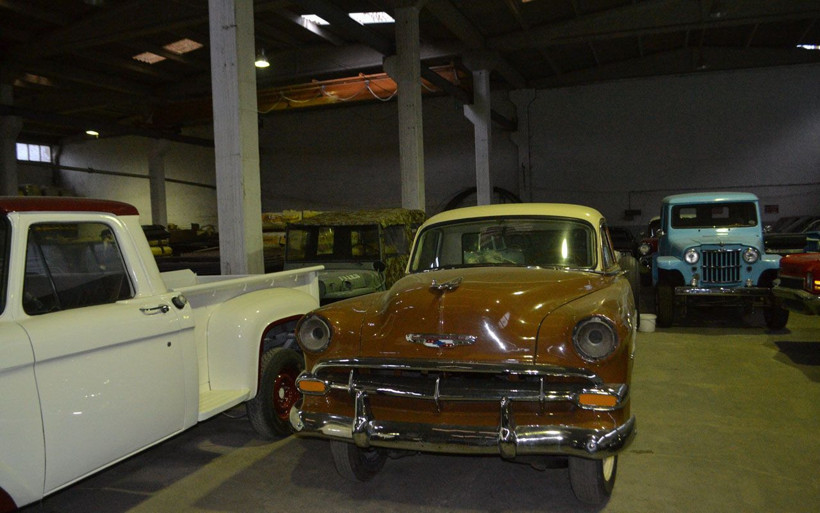 Bursa'da koleksiyoncu iş adamı 45 klasik aracından 6'sını satışa çıkardı - Resim: 4