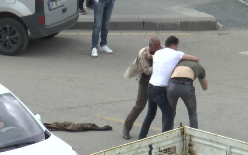 Erzurum’da ortalık savaş alanında döndü! - Resim: 2