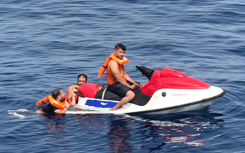 Muğla Bodrum'da Filistinli kaçaklar jet-ski ile yakalandı - Resim: 1
