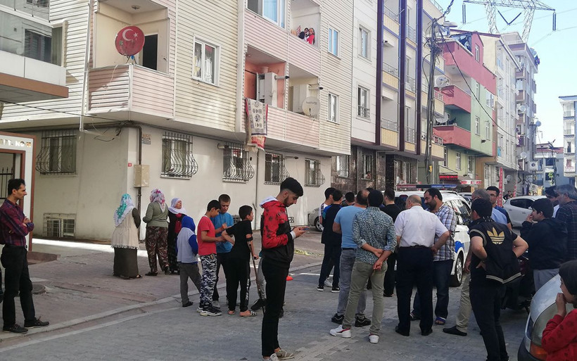 İstanbul Esenyurt'ta öfkeli adam genç kıza dehşeti yaşattı - Resim: 2