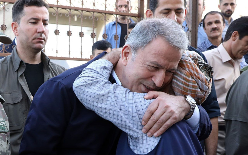 Bakan Hulusi Akar'a Pençe'nin komuta merkezi Derecik'te yoğun ilgi - Resim: 4