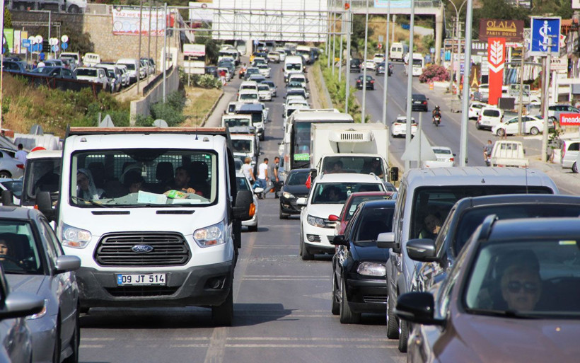 Bodrum’da trafik işkencesi! O kısa mesafeyi bakın kaç dakikada geçebildiler - Resim: 2