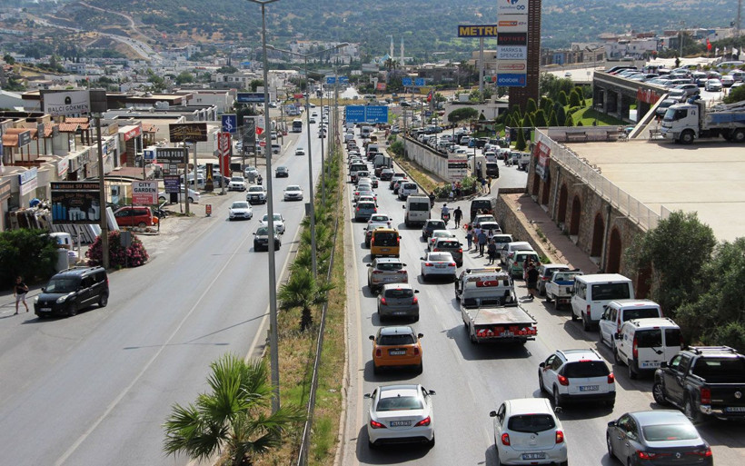 Bodrum’da trafik işkencesi! O kısa mesafeyi bakın kaç dakikada geçebildiler - Resim: 4