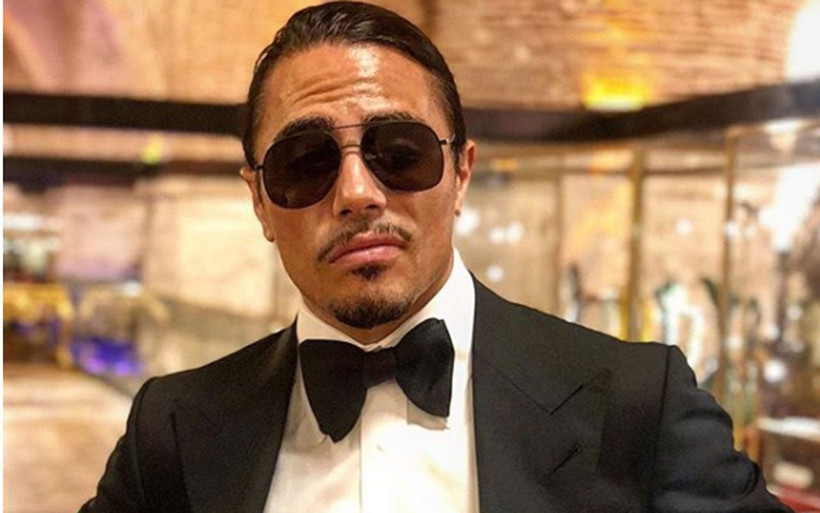 Nusret şovlarıyla adından söz ettirmeye devam ediyor! Eti drone ile uçurdu - Resim: 1