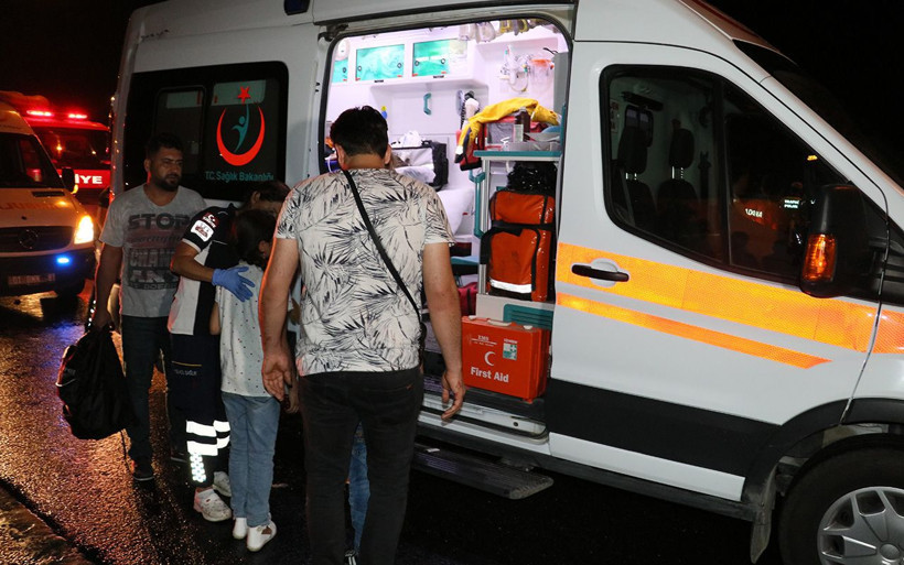 Adana'da zincirleme kaza En az 20 yaralı - Resim: 4