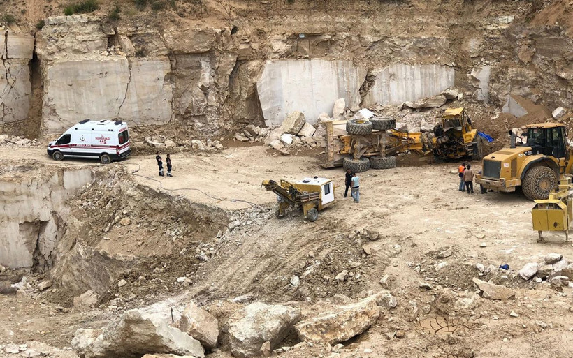 Denizli'de iş makinesiyle 30 metreden düşen operatör öldü - Resim: 2