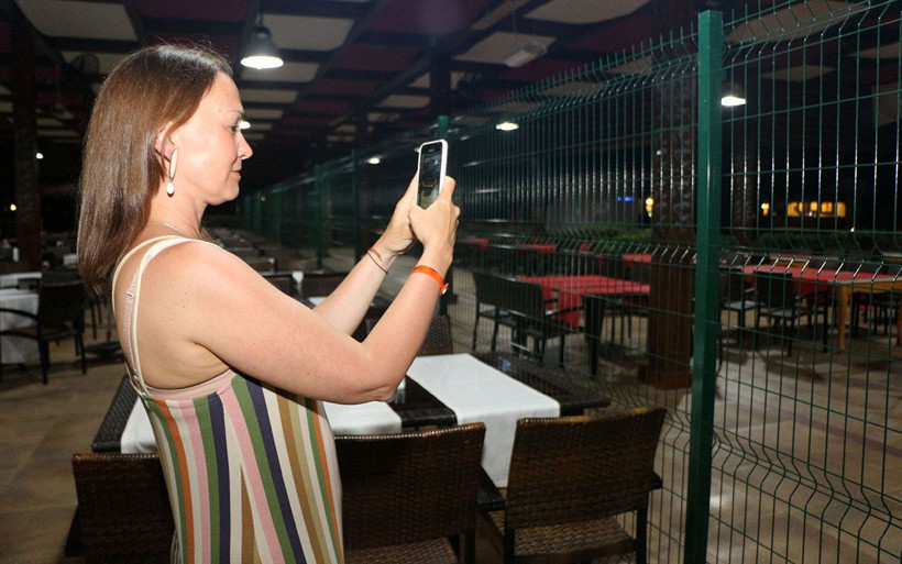 Antalya'da otel ve sahil tel örgülerle ayrıldı - Resim: 4