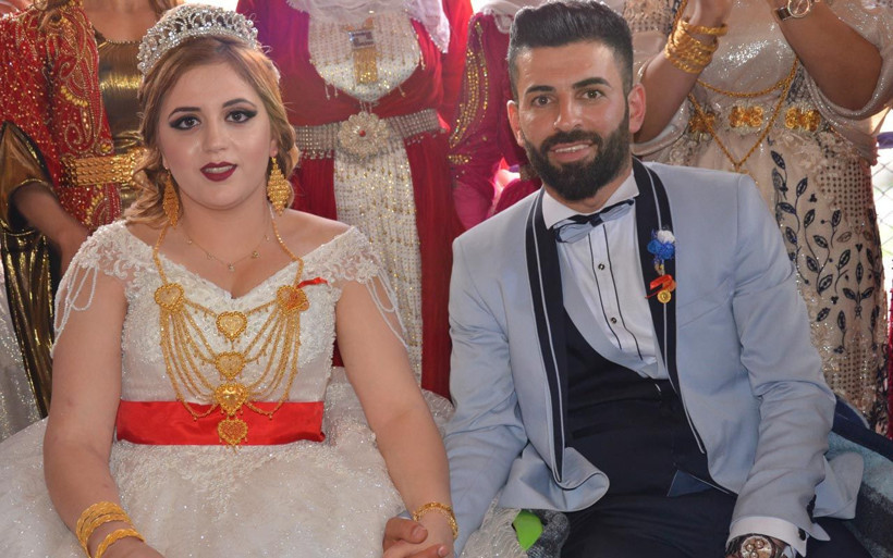 Şırnak'ta aşiret düğününde gelin ve damada takılan takılar dudak uçuklattı - Resim: 1