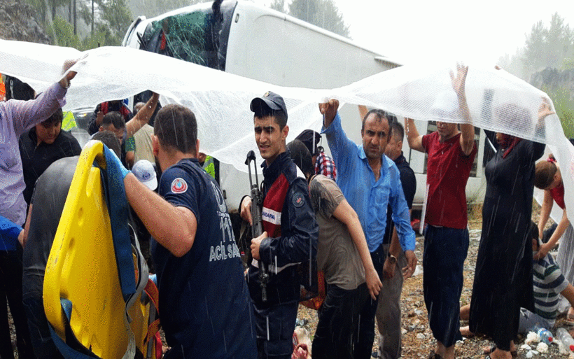 Antalya Akseki'de yolcu otobüsü devrildi! Çok sayıda yaralı var - Resim: 3