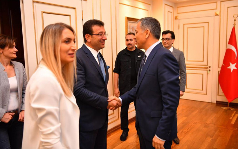 Atatürk tablosuyla geldi İmamoğlu'nun İBB devir teslim törenine bakın - Resim: 1