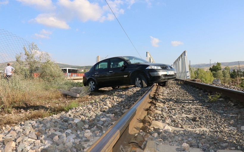 Sivas'ta tren raylarında büyük panik - Resim: 2