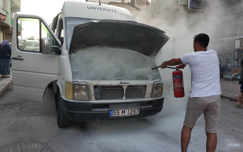 Samsun'da bir kadın sırtına saplanan bıçakla hastaneye kaldırıldı - Resim: 4