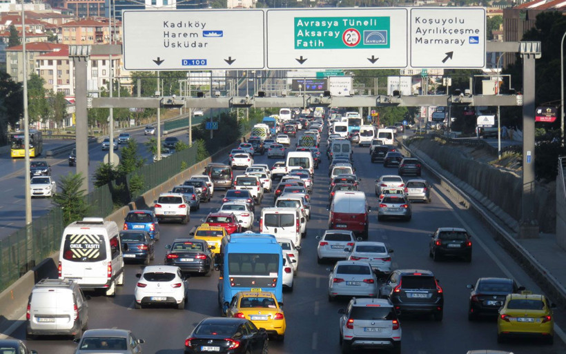 FSM köprüsündeki çalışma İstanbulluları çileden çıkardı! Metrobüsler dolup taştı - Resim: 3