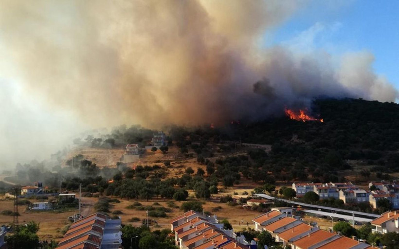 İzmir'de yazlık sitelerin yanında korkutan yangın - Resim: 4